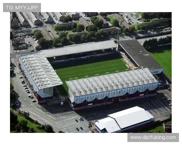 伯恩利足球俱乐部：从英格兰小镇到英超新生的奋斗历程与辉煌梦想